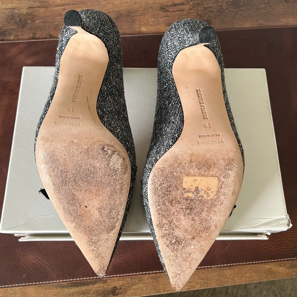 Manolo Blahnik Tweed Buckel Pumps (original box) - Picture 4 of 10